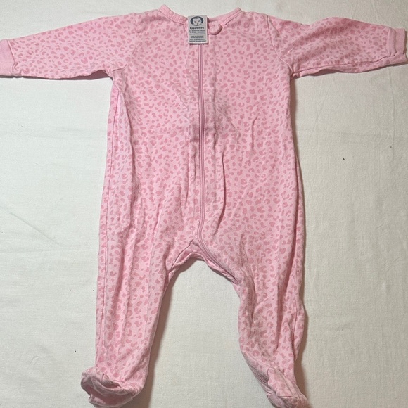 Gerber - Pink Footie Sleeper for newborns and babies - Picture 1 of 4